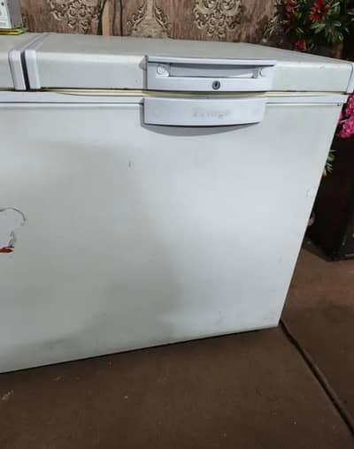 DAWLANCE DEEP FREEZER FOR SALE