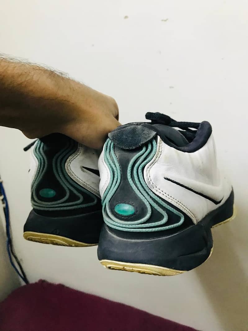 ONLY 3 ARTICLE LEFT 8