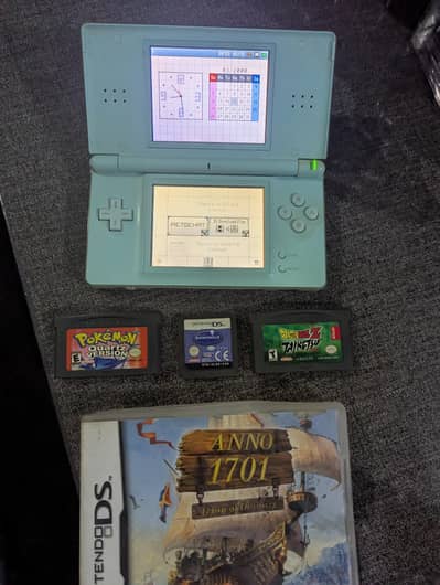 Nintendo DS lite with dragon ball z original cart