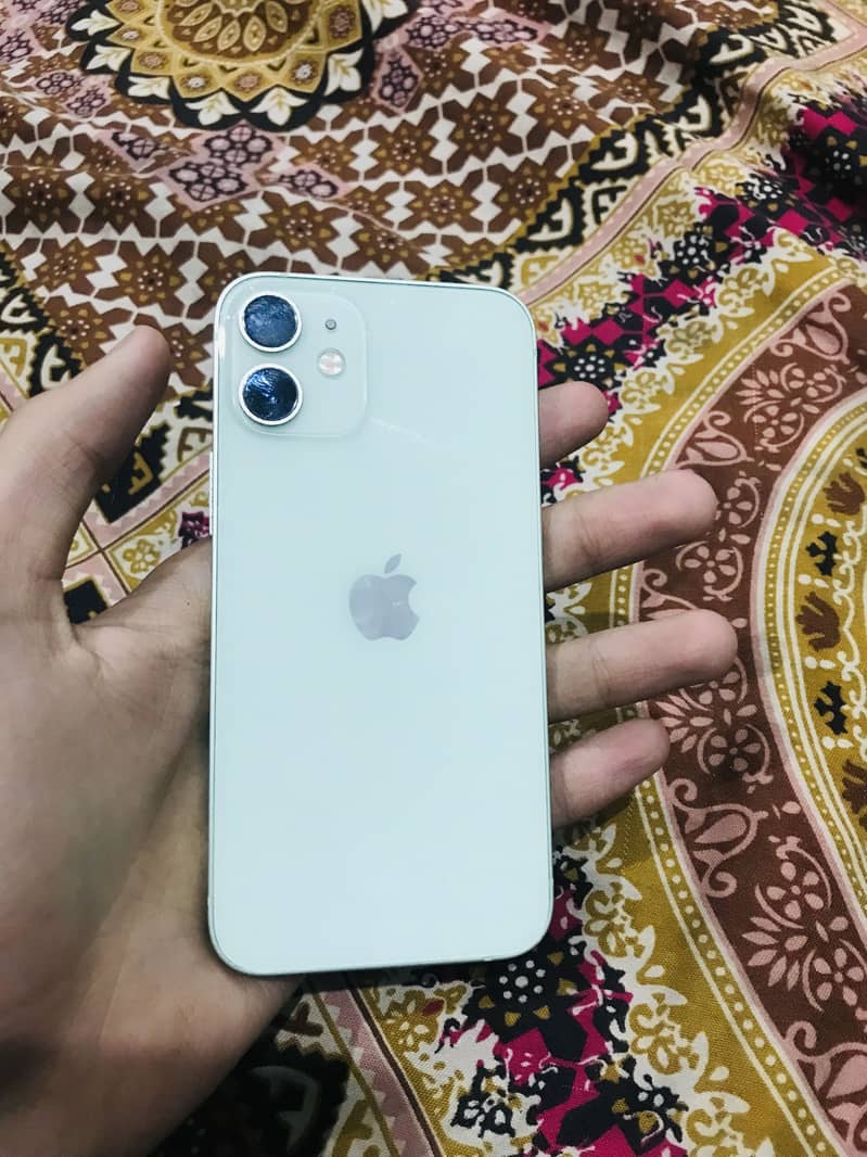 iPhone 12 mini 0