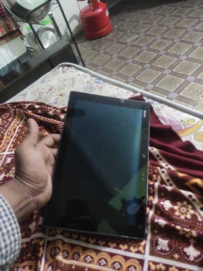 arrows tablet.  4/32. non pta.      (03416735036)