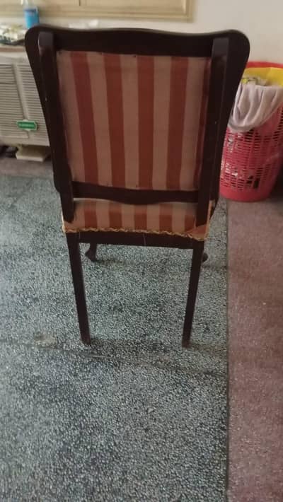 SOLID WOOD TABLE WITH 8 CHAIRS