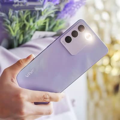 Vivo v27E 5G 256Gb oficial PTA with original Turbo Charger(Urgent Sale