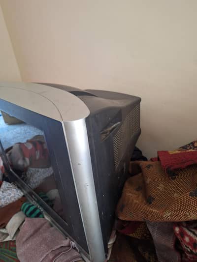 LG FLAT SCREEN FOR SALE