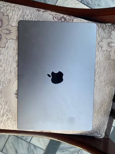 Macbook pro m1 pro chipset 2021 model 16gb ram 512gb ssd