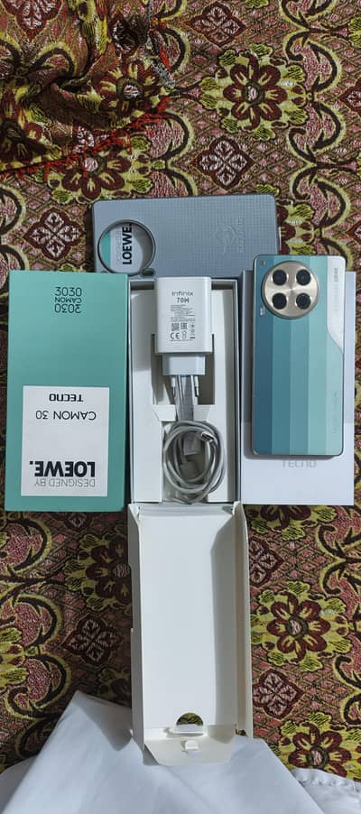 tecno camon 30  8/256