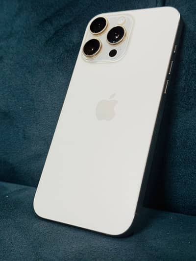 Iphone 16 pro max (WhatsApp:03299625857)