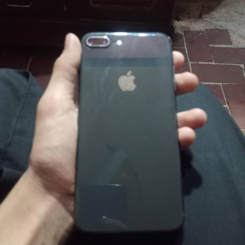 iPhone 8 Plus 4