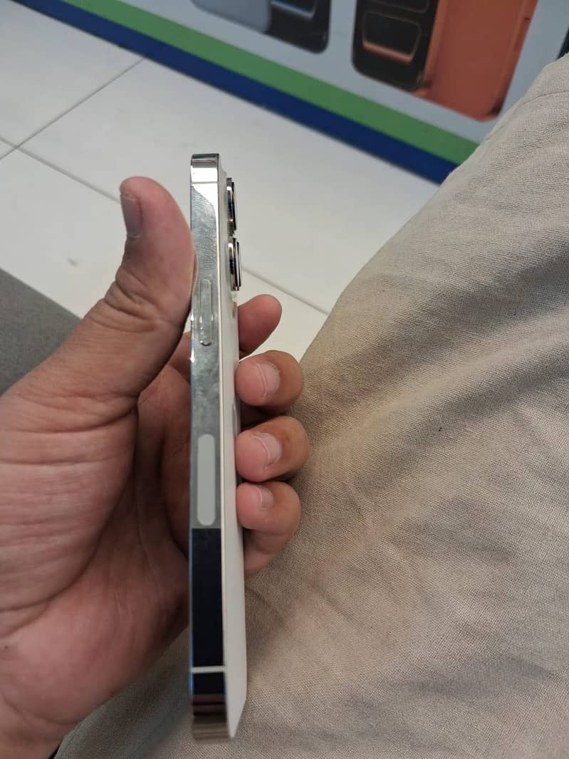 iPhone 13 Pro 2
