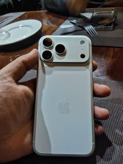 Phone 17 Pro Max Sim Locked - JV