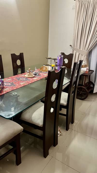 DINING TABLE FOR SALE