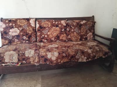 interwood 5 seater sofa set for urgent sale