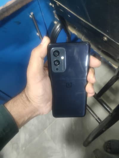 one plus 9 died 1 line hai screen main