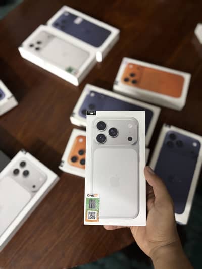 Iphone 17 pro 256gb PTA Approved 2 years under warranty