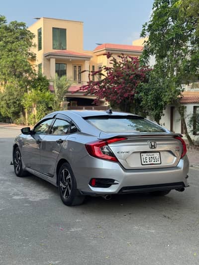 MINT HONDA CIVIC 1.5 TURBO 2016 IN LAHORE (GREY)