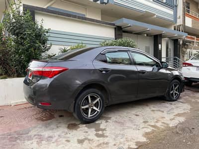 Toyota corolla Gli 2017 (Full Original)