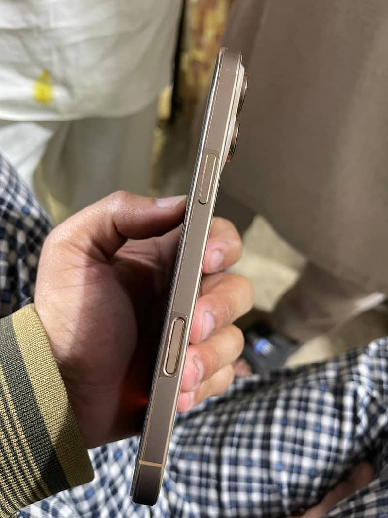 Iphone 16 Pro Max 3