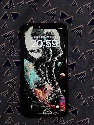 iphone XR jv 128gb scratch less peice 35000