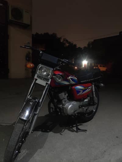 Honda 125  2022 model red color