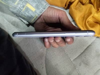 iPhone 11 64GB jv No Exchange