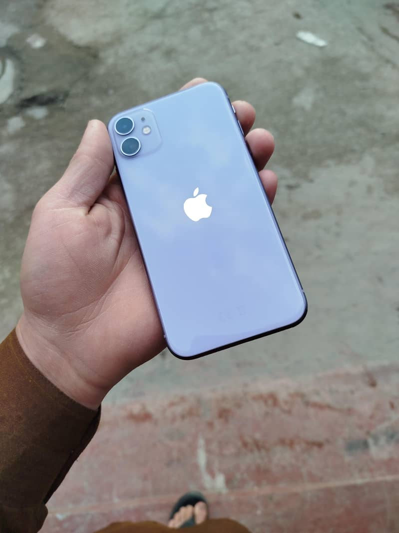 iPhone 11 4