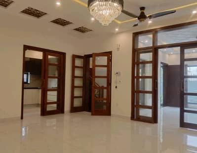 10 Marla Spacious House Is Available In Bahria Town - Quaid Block For sale
