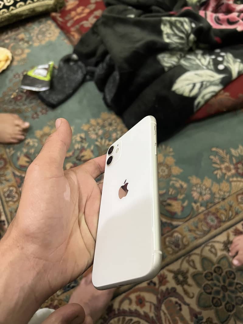 iPhone11 3