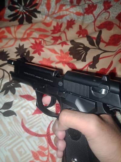 air soft gun new black colour realistic a copy of bretta full metal