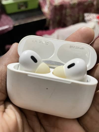 Apple earbuds for sale