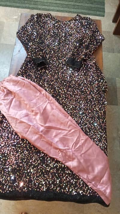 ya main suit sale rhi ho Maine sirf 2 hrs pehna hain