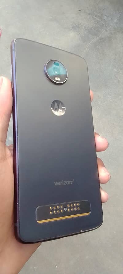 Moto Z4  4/128 official pta approved