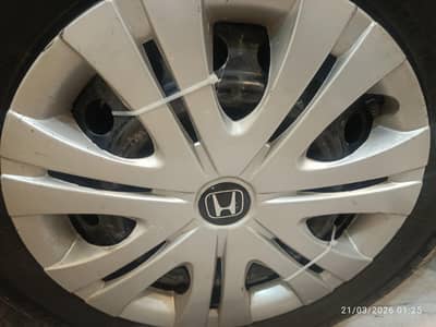 honda city wheel covers  set of 4 and good condition