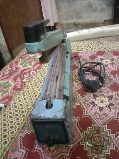 Plastic Cover Sealer Machine