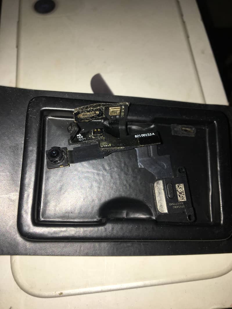 iPhone 6s Plus front camera 0