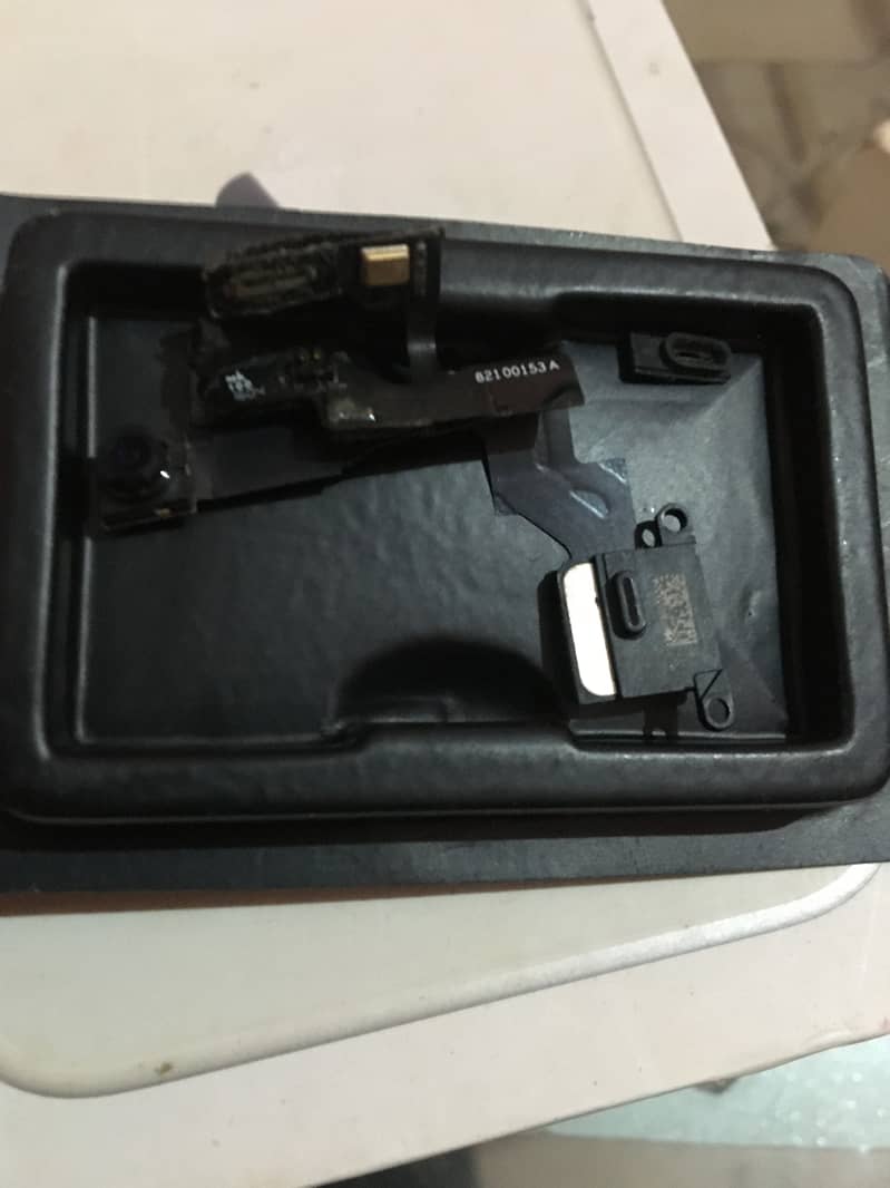 iPhone 6s Plus front camera 1