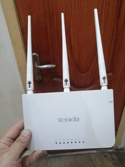 Tenda F3 wifi router