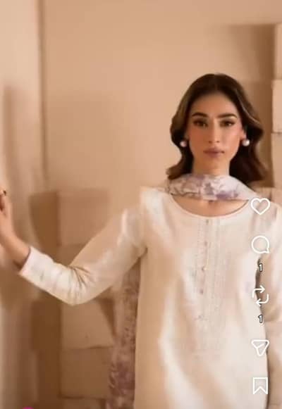 batik 3pc lawn embroidered suit