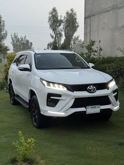 Toyota fortuner 2.7 v GR converted