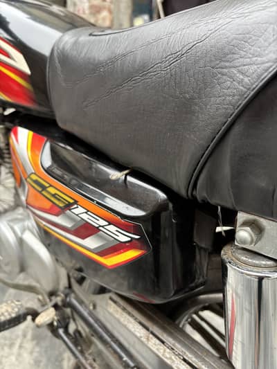Honda 125 black colour