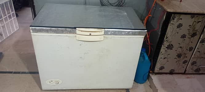 deep freezer. . . A_1 condition. . . . working condition. . . good cooling. . .