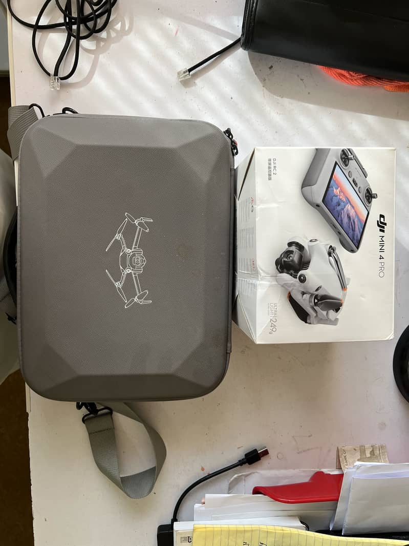 Dji mini 4 pro RC 1