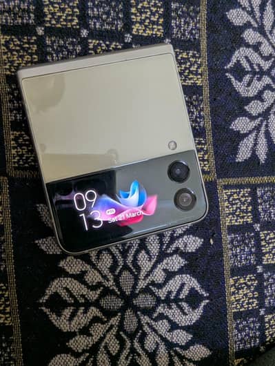 Samsung Galaxy flip 3