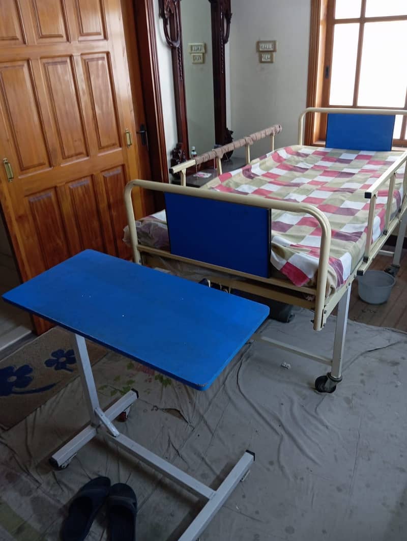 Single mechanical bed + side table 3