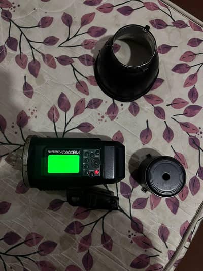 AD600 Strobe light with 1X trigger