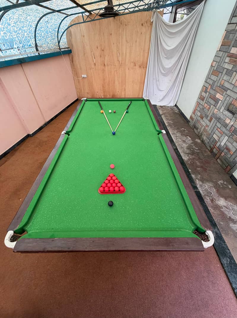 Snooker table 0