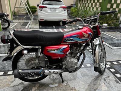 honda 125 single hand chla hai