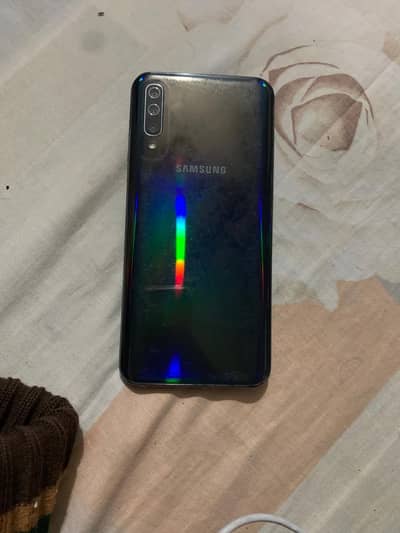 samsung galaxy a50  21000 ka sale karna 6 gb rm 128 mb ha