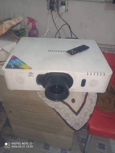 Hitachi projector