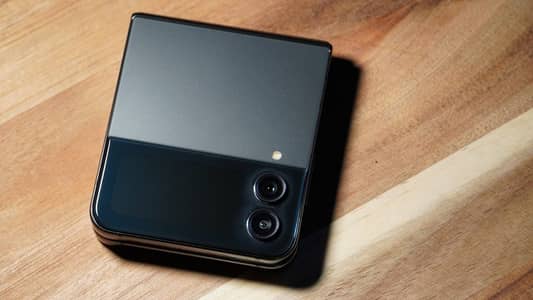 Samsung Mobile Z Flip 4