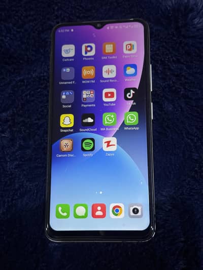 itel A70 4+8gb + 256gb